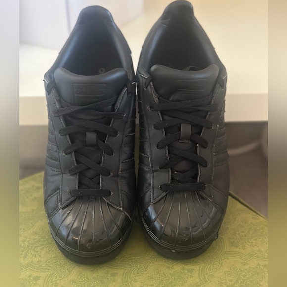 👟 ADIDAS SUPERSTARS 👟 - Picture 1 of 3